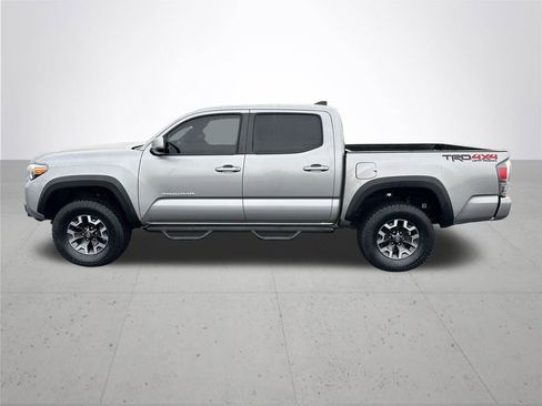 Used 2021 Toyota Tacoma TRD Off-Road w/ Technology Package image 10