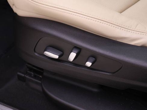 Used 2019 Cadillac XT5 Luxury image 19