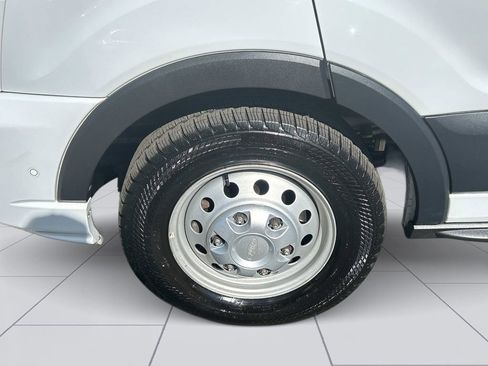 Used 2022 Ford Transit 350 XLT image 9