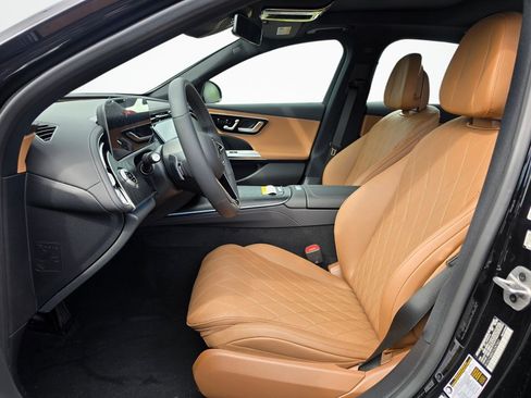 New 2026 Mercedes-Benz E 450 4MATIC Sedan image 12