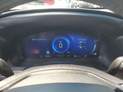 Used 2020 Ford Explorer Platinum w/ Premium Technology Package AWD/4WD image 23