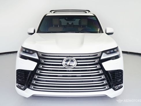 Used 2024 Lexus LX 600 4WD w/ Luxury Package image 3