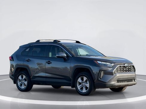 Used 2024 Toyota RAV4 XLE FWD image 5