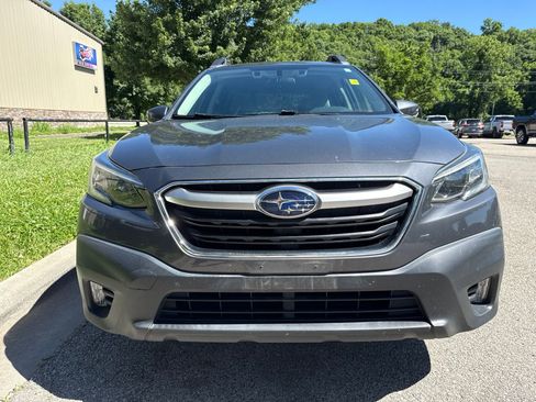Used 2020 Subaru Outback Premium AWD/4WD image 2