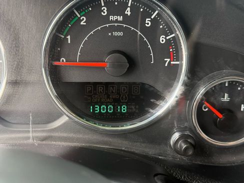 Used 2012 Jeep Wrangler Sport w/ Connectivity Group image 20