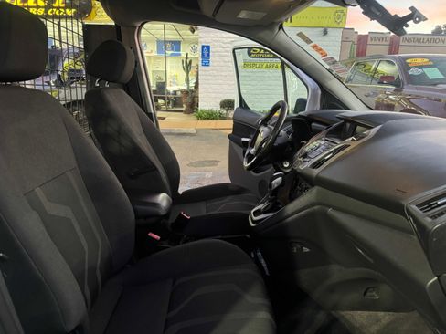 Used 2016 Ford Transit Connect XLT image 12