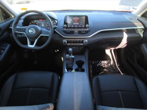 Used 2022 Nissan Altima 2.5 SR image 12
