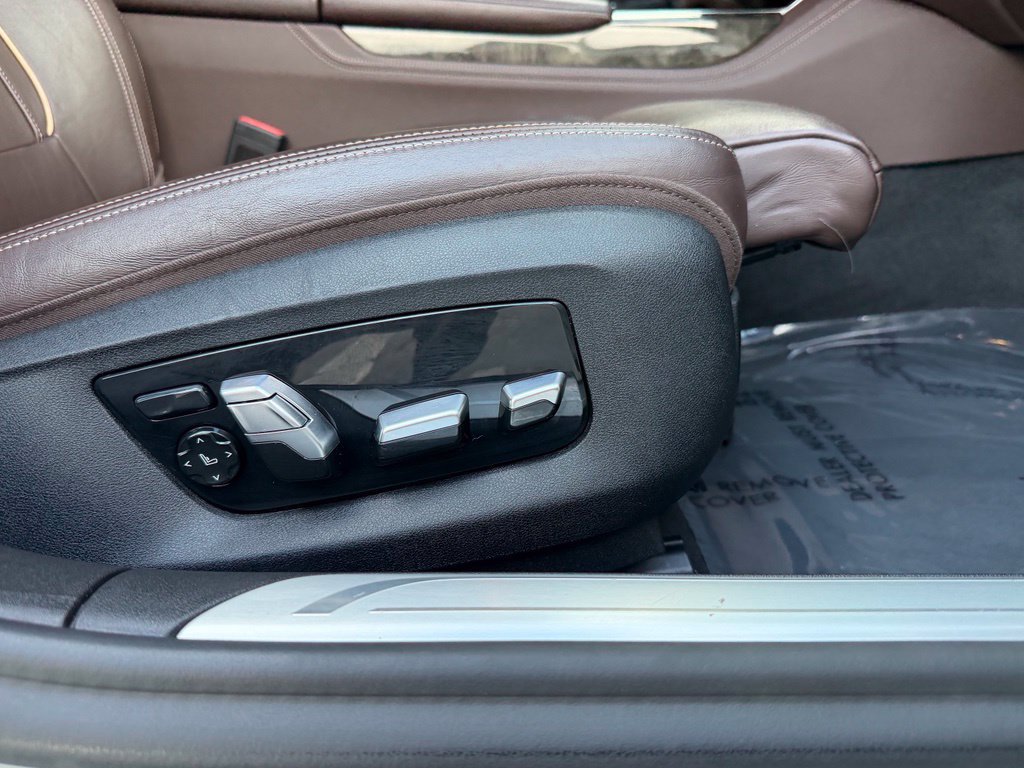 Used 2022 BMW 740i w/ M Sport Package RWD image 34
