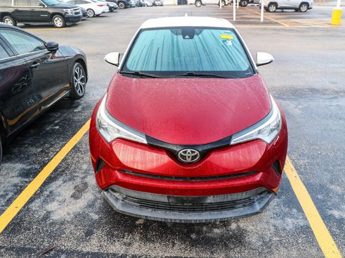 Used 2018 Toyota C-HR XLE image 5