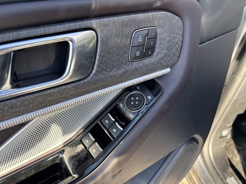 Used 2025 Ford Explorer Platinum w/ LUX Leather Package image 13