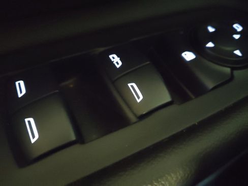 Used 2024 GMC Terrain SLE FWD image 27