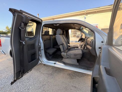 Used 2007 Nissan Frontier XE w/ Preferred Pkg RWD image 19