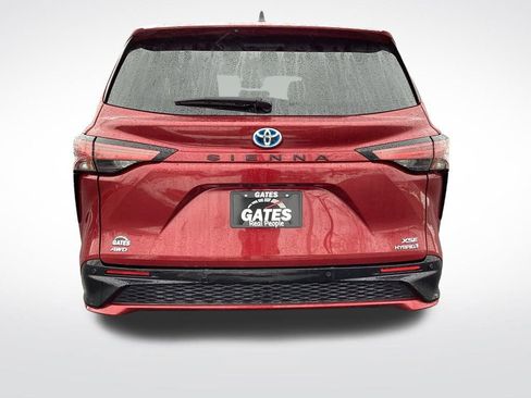 Used 2021 Toyota Sienna XSE w/ XSE Plus Package image 9