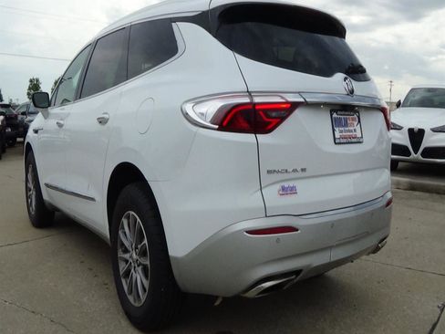 Used 2024 Buick Enclave Premium FWD image 8