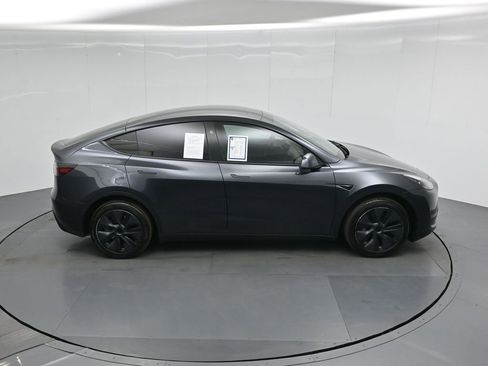 Used 2024 Tesla Model Y Long Range image 35