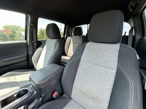 Used 2023 Toyota Tacoma TRD Off-Road w/ Technology Package AWD/4WD image 14