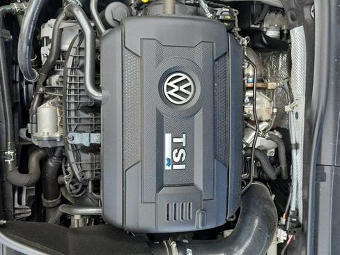 Used 2017 Volkswagen Golf R 4-Door AWD/4WD image 20