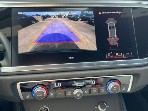 New 2025 Audi Q3 2.0T Premium image 25