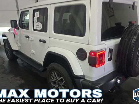 Used 2024 Jeep Wrangler Unlimited Sahara AWD/4WD image 7