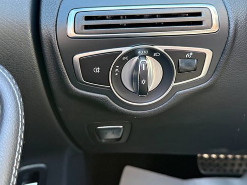 Used 2019 Mercedes-Benz GLC 300 4MATIC image 14