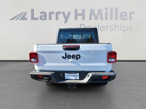 New 2026 Jeep Gladiator Sport image 4