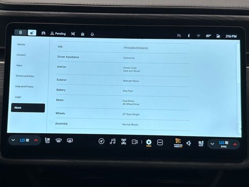 Used 2025 Rivian R1S Adventure AWD/4WD image 35