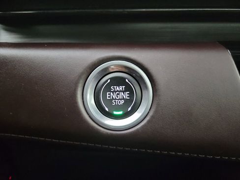 Certified 2023 Cadillac Escalade Sport Platinum w/ LPO, ONYX Package image 31