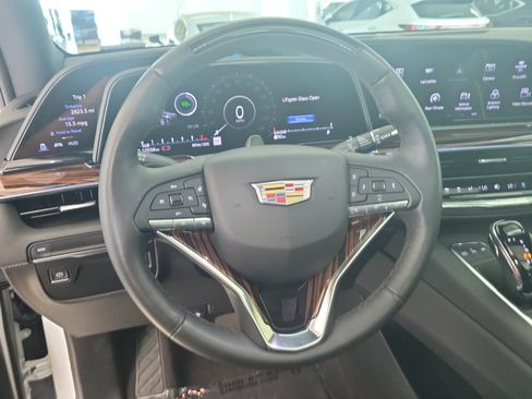 Used 2023 Cadillac Escalade Premium Luxury RWD image 28