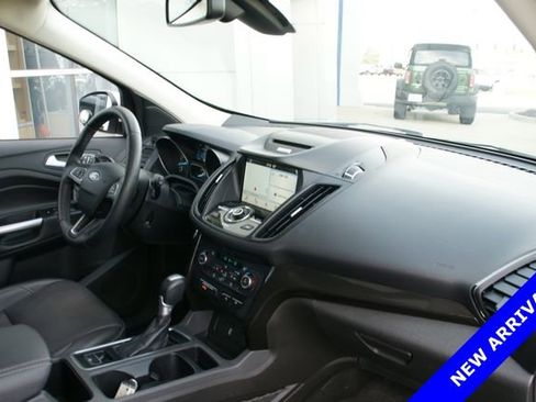 Used 2017 Ford Escape Titanium image 40