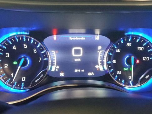 Used 2025 Chrysler Pacifica Select image 30