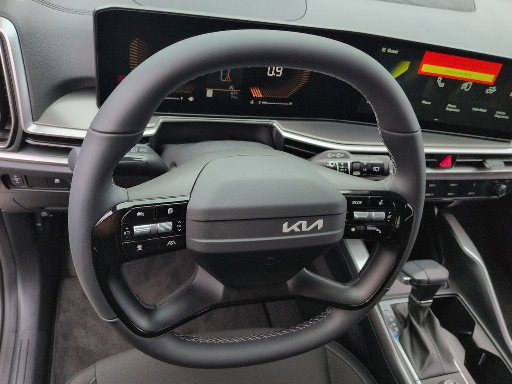 New 2026 Kia Sorento LX FWD image 11