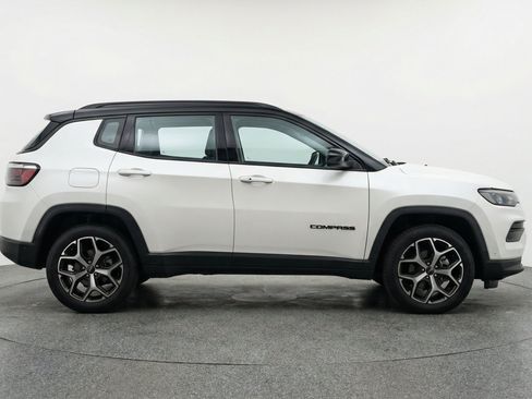 Used 2025 Jeep Compass Limited AWD/4WD image 11