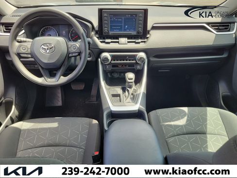 Used 2021 Toyota RAV4 XLE w/ Convenience Package FWD image 19