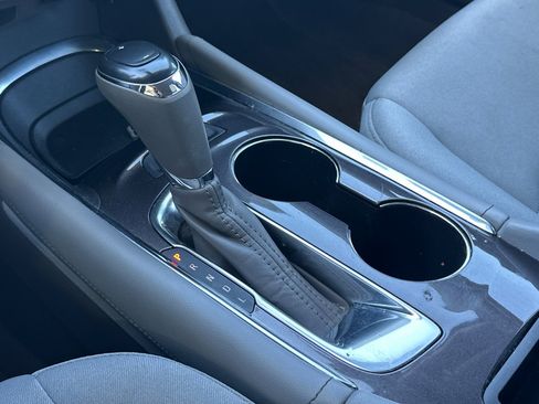 Used 2017 Chevrolet Malibu LT FWD image 20