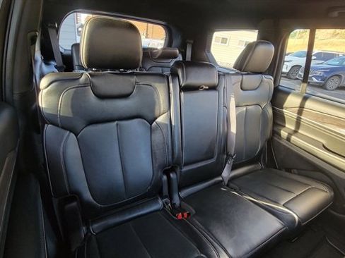 Used 2024 Jeep Grand Cherokee L Overland image 50