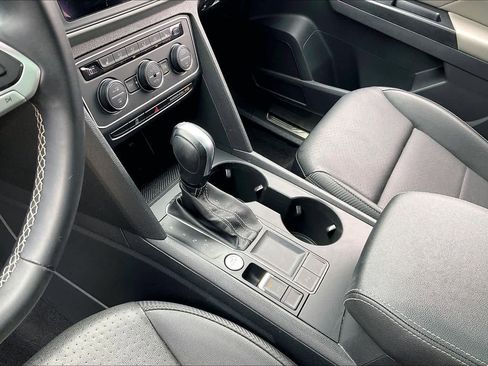 Used 2021 Volkswagen Atlas Cross Sport SE image 14