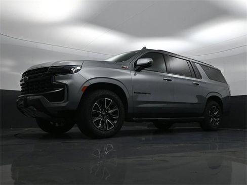 Used 2023 Chevrolet Suburban Z71 w/ Luxury Package image 26