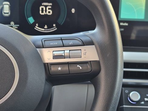 Certified 2025 Hyundai Tucson SE image 29