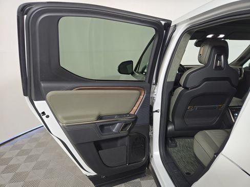 Used 2024 Rivian R1T Launch Edition Quad AWD/4WD image 17