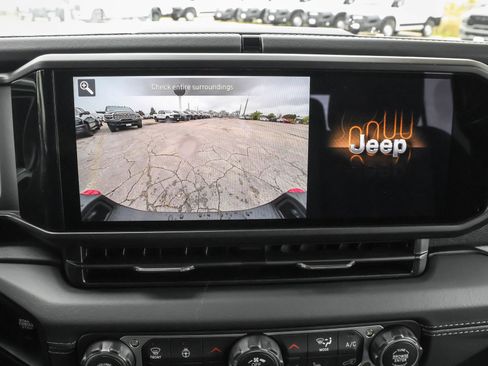 New 2025 Jeep Gladiator Rubicon w/ Convenience Group image 18