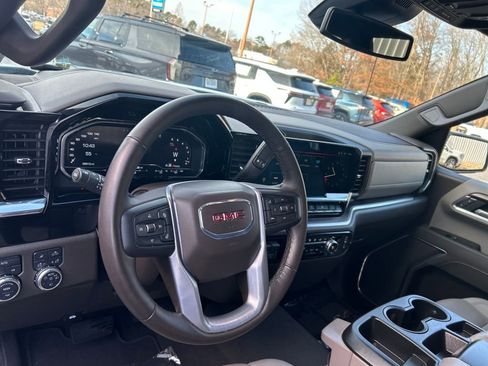Used 2025 GMC Sierra 1500 SLT image 15