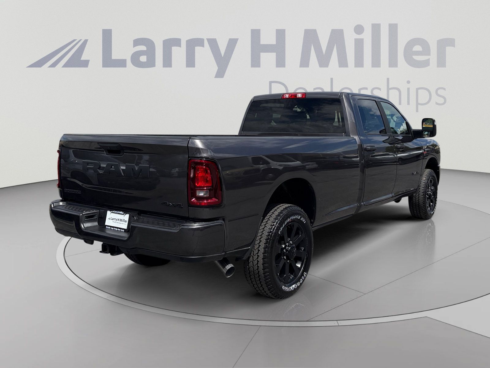 New 2026 RAM 3500 Big Horn AWD/4WD image 5