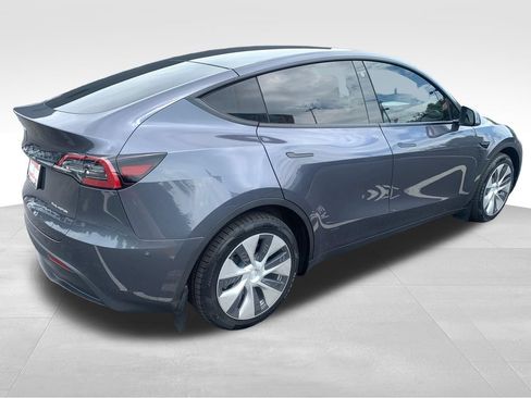 Used 2023 Tesla Model Y Long Range AWD/4WD image 5