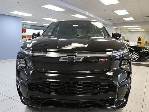 New 2024 Chevrolet Silverado EV RST image 9