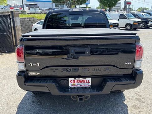 Used 2022 Toyota Tacoma Limited AWD/4WD image 6