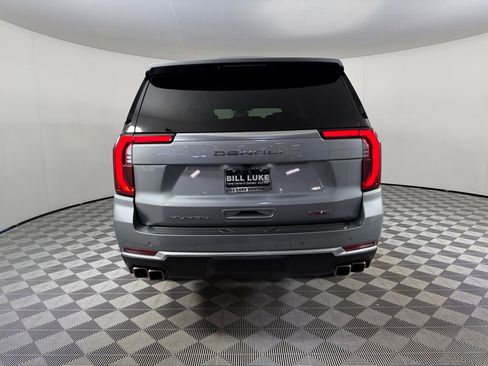 Used 2025 GMC Yukon XL Denali AWD/4WD image 7