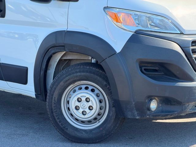 Used 2024 RAM ProMaster 2500 w/ Convenience Group FWD image 2