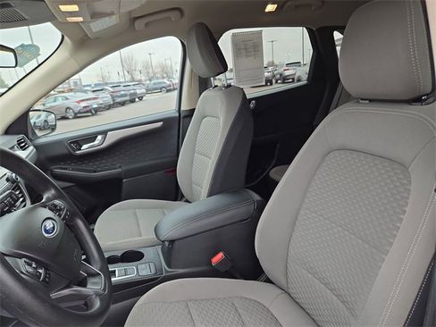 Used 2020 Ford Escape SE image 24
