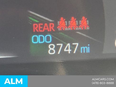 Used 2025 Toyota RAV4 XLE w/ Convenience Package FWD image 29