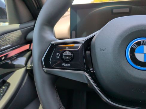Used 2026 BMW i5 eDrive40 RWD image 24